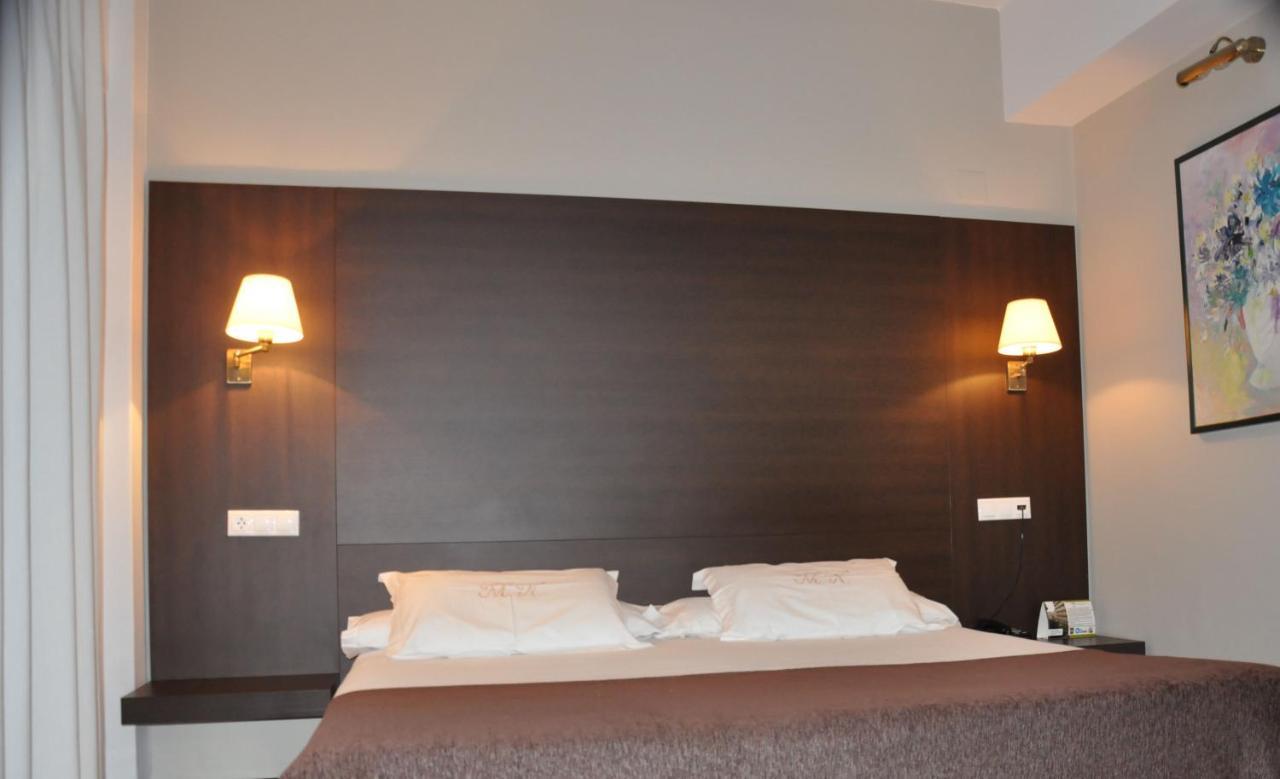 Hotel Mendez Nunez Lugo Bagian luar foto