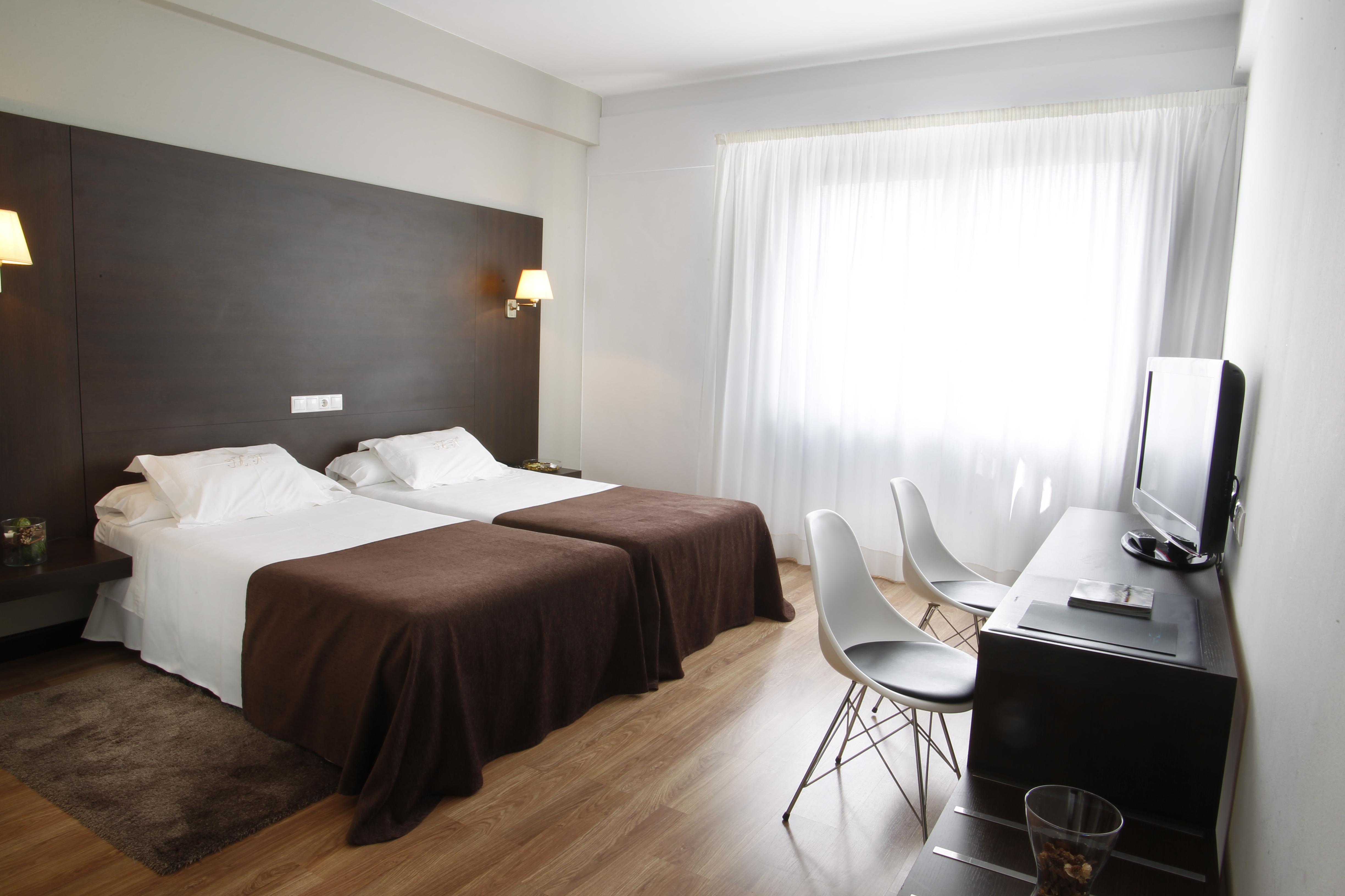 Hotel Mendez Nunez Lugo Bagian luar foto