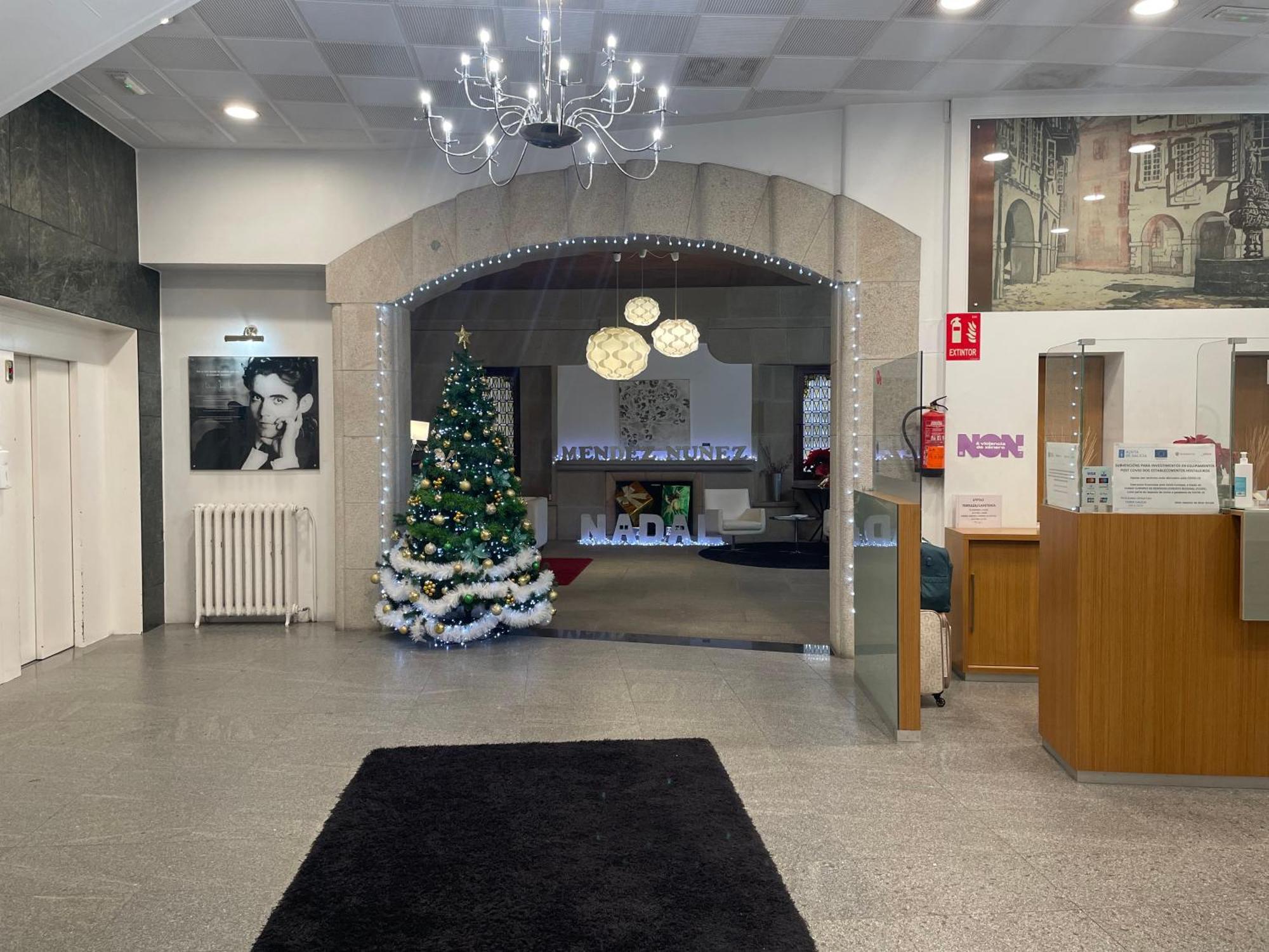 Hotel Mendez Nunez Lugo Bagian luar foto